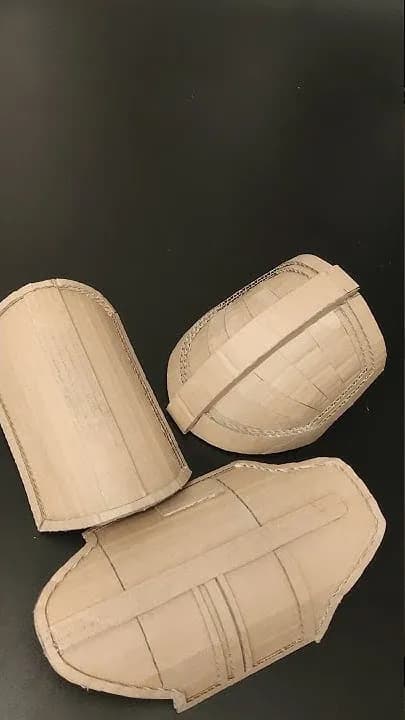 Genialna zbroja z kartonu krok po kroku. Stwórz własny kostium bez wydawania fortuny