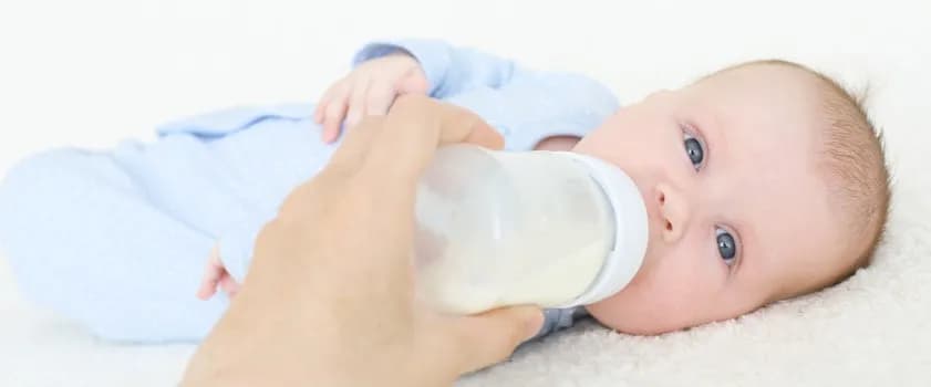 Do kiedy dziecko pije z butelki? Uniknij problemów zdrowotnych!